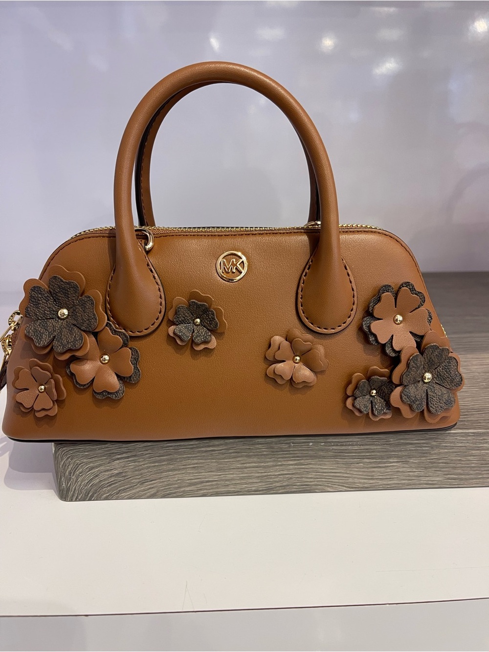 MICHAEL KORS Petra Sm Signature Logo Floral Embellished Crossbody
Luggage
NWT - Picture 5 of 15